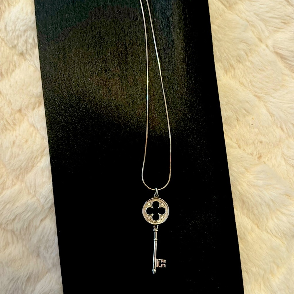 Key necklace